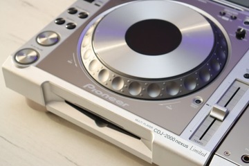 Pioneer CDJ 2000 Nexus DJM 900 Nexus Platinum