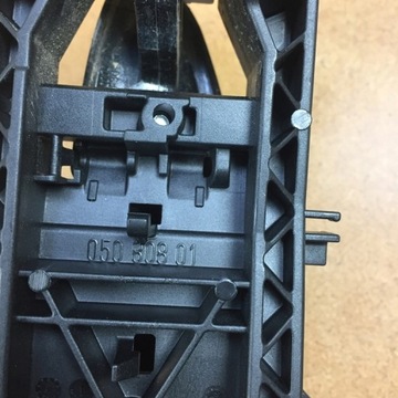 KLIKA DVEŘE PRAVÝ PŘEDNÍ MERCEDES W212 197