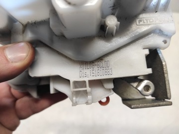 FIAT DOBLO 2 II 10- ZÁMEK PRAVÝ PŘEDNÍ 5PIN 51810883