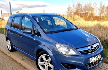 Opel Zafira B 1.8 ECOTEC 140KM 2008 Opel Zafira SPORT 1.8i 140KM Xenony Navi 7 Foteli 1.8 Benzyna 140KM, zdjęcie 2