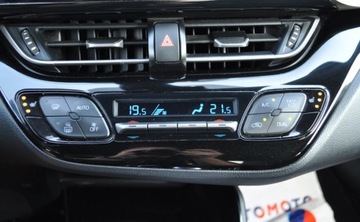 Toyota C-HR I Crossover 1.8 Hybrid 122KM 2018 Toyota C-HR 1.8 Hybryda Kamera Cofania Nawigacja Grz.siedzenia 1.8 Hybryda, zdjęcie 35