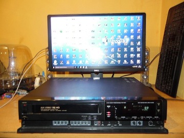 Видеорегистратор VHS Universum VR-2311 поврежден