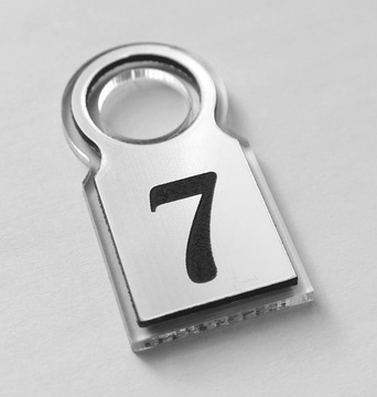 Брелоки номера гардеробные гостиницы DWUSTR 6х3 см 20 шт.