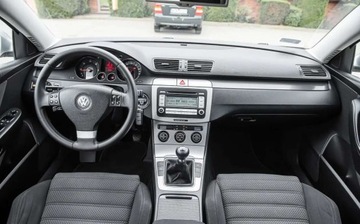 Volkswagen Passat B6 Variant 2.0 TDI PD-DPF 140KM 2007 Volkswagen Passat 2.0TDI 140KM SportLIne Alu 18 Climatron Pdc Po Serwisie, zdjęcie 24
