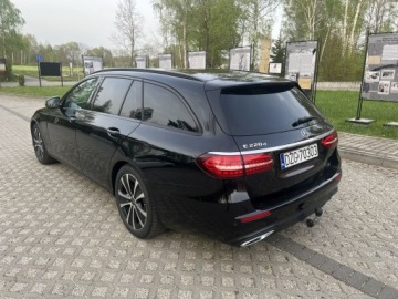 Mercedes Klasa E W213 Kombi Facelifting 2.0 E220d 194KM 2020 Mercedes-Benz Klasa E 2.0 Diesel T 9G-TRONIC 194KM 2020r pełne wyposażenie, zdjęcie 6