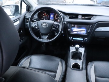 Toyota Avensis III Wagon Facelifting 2015 2.0 D-4D 143KM 2018 Toyota Avensis 2.0 D-4D, Salon Polska, zdjęcie 6