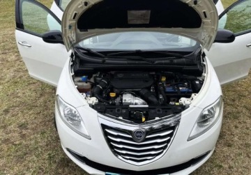 Lancia Ypsilon IV Hatchback 5d 1.3 Multijet 16v 95KM 2011 Lancia Ypsilon KLIMATYZACJA, zarejestrowany, czujniki cofania, ZERO KOROZJ, zdjęcie 10