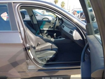 BMW Seria 3 E90-91-92-93 2006 BMW Seria 3 330I 2006 3.0 Benzyna 255KM, zdjęcie 4