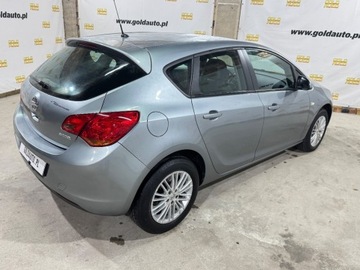 Opel Astra J Hatchback 5d 1.4 Twinport ECOTEC 100KM 2011 Opel Astra 1.4 100KM Klima 1-reka Gotowy do jazdy 1.4 Benzyna 100KM, zdjęcie 10