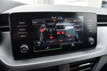 Skoda Scala Hatchback 1.0 TSI 110KM 2023 Skoda Scala SalonPL 1.0TSI 110KM Ambition Comfort Czujniki Smartlink Boler, zdjęcie 22