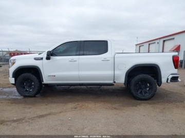  GMC Sierra 2021r., 1500 AT4, od ubezpieczalni 6.2 Benzyna 420KM, zdjęcie 3
