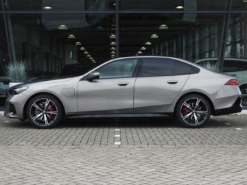 BMW Seria 5 G90-91 2026 BMW Seria 5 530e xDrive Sport Sedan 2.0 (299KM) 2026, zdjęcie 1