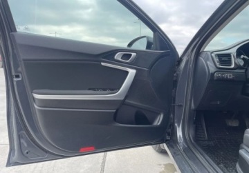 Kia Ceed III Hatchback 1.5 T-GDI 160KM 2021 Kia Ceed Kia Ceed 1.5 T-GDI M DCT 1.5 Benzyna 160KM, zdjęcie 9