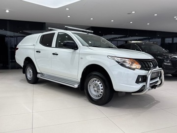 Mitsubishi L200 V Club Cab 2.4 154KM 2019 Mitsubishi L200 DC Invite / Wyciągarka / Hak / Sal, zdjęcie 4