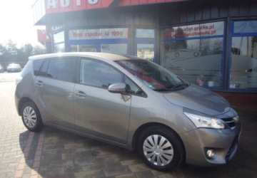 Toyota Verso Minivan Facelifting 1.6 D-4D 112KM 2014 Toyota Verso Toyota Verso VERSO 1.6 Diesel 111KM, zdjęcie 4