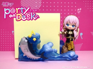 Figurka Anime Vocaloid Megurine Luka Hatsune Miku Series P@rty Desk Re-Ment
