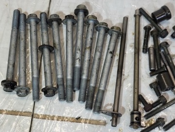 Винты рециркуляции выхлопных газов двигателя Yamaha YZF R1 RN04 1998-2002r