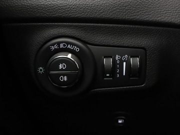 Jeep Compass II SUV Plug-In 1.3 T4 240KM 2020 Jeep Compass Trailhawk PHEV 4xe skóra panorama, zdjęcie 34