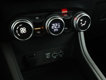 Renault Captur II Crossover 1.0 TCe 90KM 2021 Renault Captur FV23% niski przebieg klima-auto., zdjęcie 25