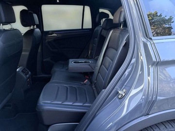 Volkswagen Tiguan II SUV R 2.0 TSI 320KM 2022 Volkswagen Tiguan R 4Motion DCC ACC Kamery 360 HarmanKardon Panorama Faktu, zdjęcie 28