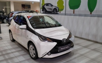 Toyota Aygo II Hatchback 5d 1.0 VVT-i 69KM 2017 Toyota Aygo 1.0 VVT-i X-play EU6 Benzyna 69KM, zdjęcie 2