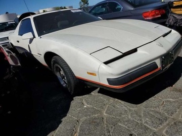Pontiac Firebird III 1987 Pontiac Firebird 1987 PONTIAC FIREBIRD 2.8 Benzyna 135KM, zdjęcie 4