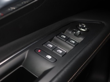 Peugeot 3008 II Plug-In Hybrid Facelifting 1.6 HYBRID4 300KM 2021 Peugeot 3008 e-Hybrid 300, 4X4, Automat, VAT 23%, zdjęcie 16