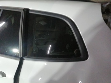 BMW 2 F46 GRANÁT TOURER SKLO (OKNO) KAROSERIE