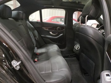 Mercedes Klasa C W205 2018 Mercedes-Benz Klasa C 2018 MERCEDES-BENZ C 300 4MATIC 2.0 Benzyna 241KM, zdjęcie 10
