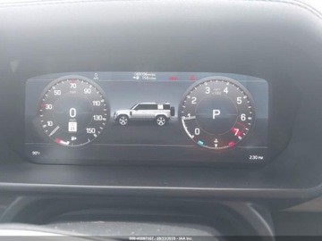 Land Rover Defender IV (L663) 2021 Land Rover Defender 110 x-dynamic se, 2021r., 4x4, 3.0L 3.0 Benzyna 395KM, zdjęcie 10