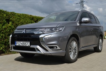Mitsubishi Outlander III 2019 PHEV 2.4 4x4 NAJBOGATSZA WERSJA