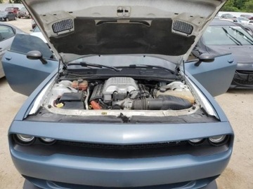 Dodge Challenger III 2016 Dodge Challenger 2016 SRT HellCat 6.2 Benzyna 707KM, zdjęcie 6