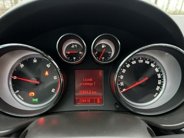 Opel Insignia I Sedan 2.0 CDTI ECOTEC 160KM 2009 Opel Insignia COSMO 2.0 CDTI 160 KM Navi Alu18'', zdjęcie 36