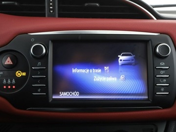 Toyota Yaris III Hatchback 5d Facelifting 2017 1.5 Dual VVT-iE 111KM 2018 Toyota Yaris klima-auto kamera Bluetooth tempomat, zdjęcie 22