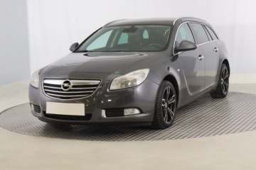 Opel Insignia I Sports Tourer 2.0 CDTI ECOTEC 130KM 2010 Opel Insignia 2.0 CDTI, Navi, Klima, Klimatronic, zdjęcie 1
