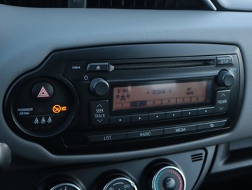 Toyota Yaris III Hatchback 5d Facelifting 1.0 VVT-i 69KM 2015 Toyota Yaris 1.0 VVT-i, Salon Polska, Klima, zdjęcie 11