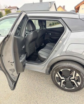 Peugeot 2008 II SUV 1.5 BlueHDi 130KM 2023 Peugeot 2008 Peugeot 2008 BlueHDi 130 EAT8 Allure 1.5 Diesel 131KM, zdjęcie 19