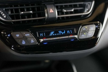 Toyota C-HR I Crossover Facelifting 1.8 Hybrid 122KM 2023 Toyota C-HR 1.8 Hybrid GPF GR Sport 1.8 Hybryda 122KM, zdjęcie 20