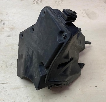 AUDI A4 B8 A5 Q5 POUZDRO FILTRU VZDUCHU 3.0 TDI