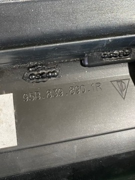 LIŠTA DVEŘE PRAVÝ ZADNÍ PORSCHE MACAN 95B