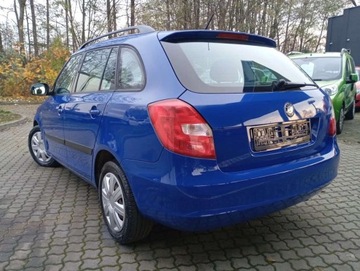 Skoda Fabia II Kombi 1.2 70KM 2008 Skoda Fabia 1.2 Combi PROSTA benzyna KLIMATYZACJA 157 tys. przebiegu 1.2, zdjęcie 17