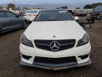 Mercedes Klasa C W204 2012 Mercedes-Benz Klasa C 63 Amg 2012 6.3 Benzyna 451KM, zdjęcie 5