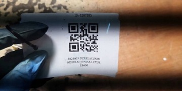 182497R PŘEPÍNAČ REGULACE PÁSY LEXUS LS400