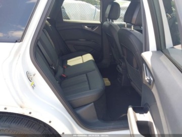 Audi Q4 2024 Audi Q4 e-tron Premium Plus 55 Quattro 2024 Elektryczny 335KM, zdjęcie 15