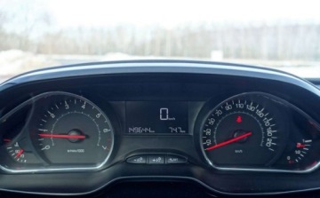 Peugeot 208 I Hatchback 3d 1.2 VTI 82KM 2013 Peugeot 208 1.2 VTI 82KM Klimatyzacja Tablet Nierowna praca silnika Pali J, zdjęcie 14