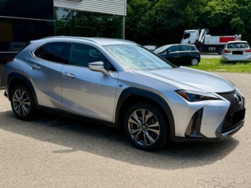 Lexus UX Crossover Facelifting 2.0 300h 199KM 2025 UX 300h F Sport Design 2.0 Hybrid Dynamic Force | Kamera cofania, zdjęcie 1