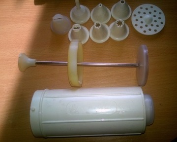 Dekorator cukierniczy tylki.