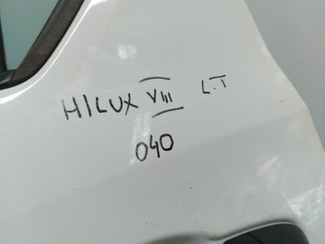 TOYOTA HILUX VIII 8 2019 DVEŘE LEVÝ ZADNÍ BÍLÝ 040 KOMPLETNÍ