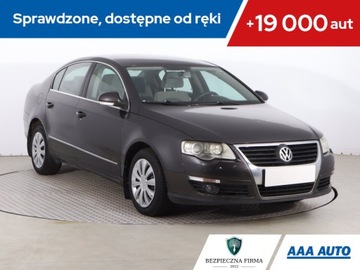 Volkswagen Passat B6 Sedan 2.0 TDI 140KM 2008 VW Passat 2.0 TDI, Salon Polska, Klima
