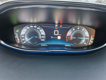 Peugeot 3008 II Crossover 1.2 PureTech 130KM 2019 Peugeot 3008 Automat. Virtual kokpit. Navigacja, zdjęcie 31